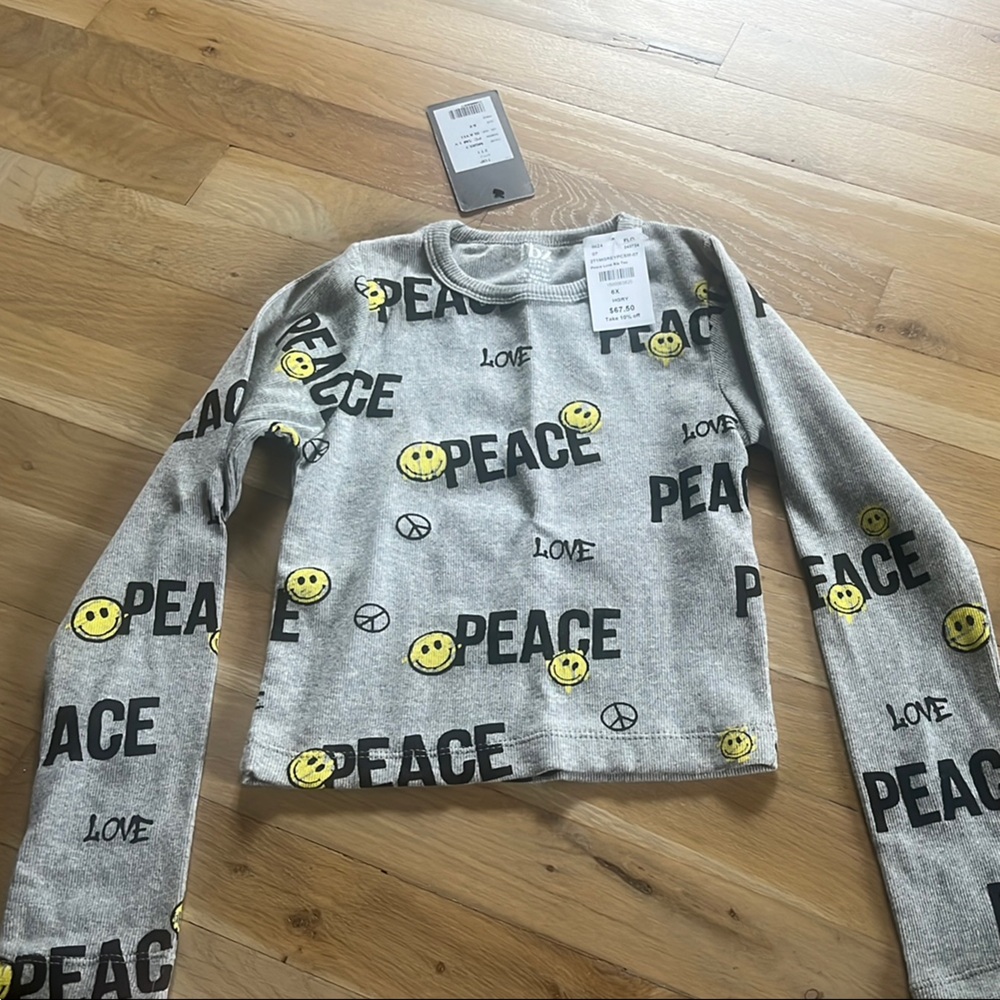 Trendy Gray Peace and Smiley Face shirt